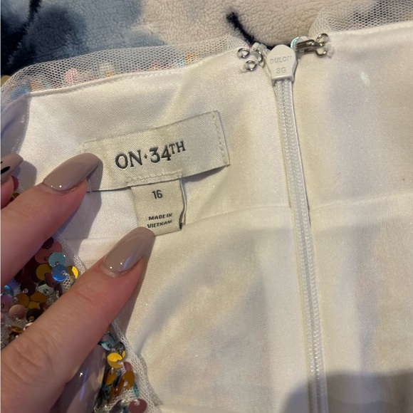 Sequin mini skirt dry cleaned size 16. Macys purchase.Above the Knee - Picture 4 of 6